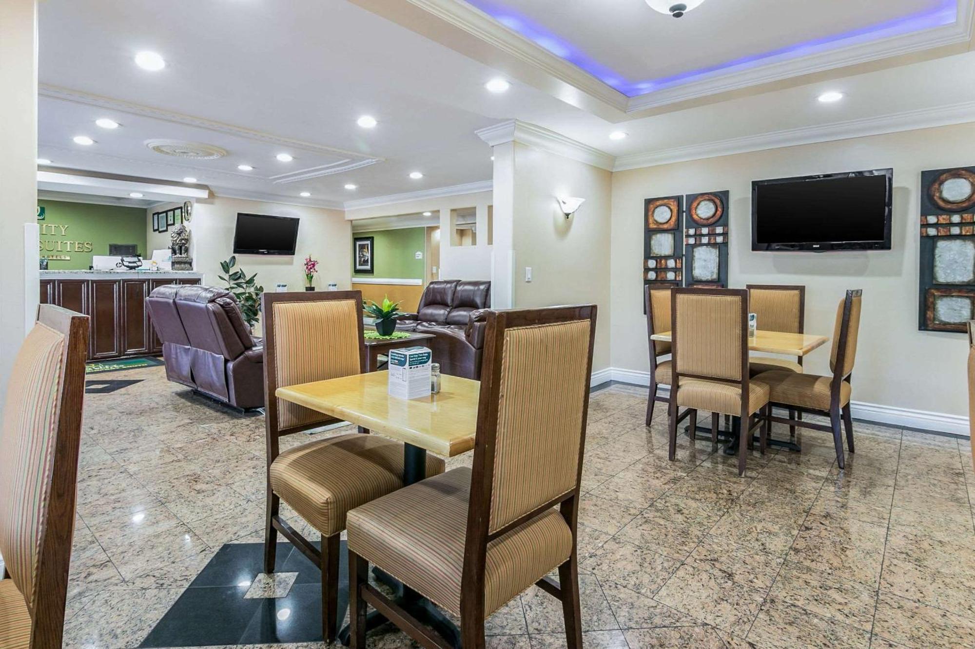 College Park Quality Inn & Suites Atlanta Airport South מראה חיצוני תמונה