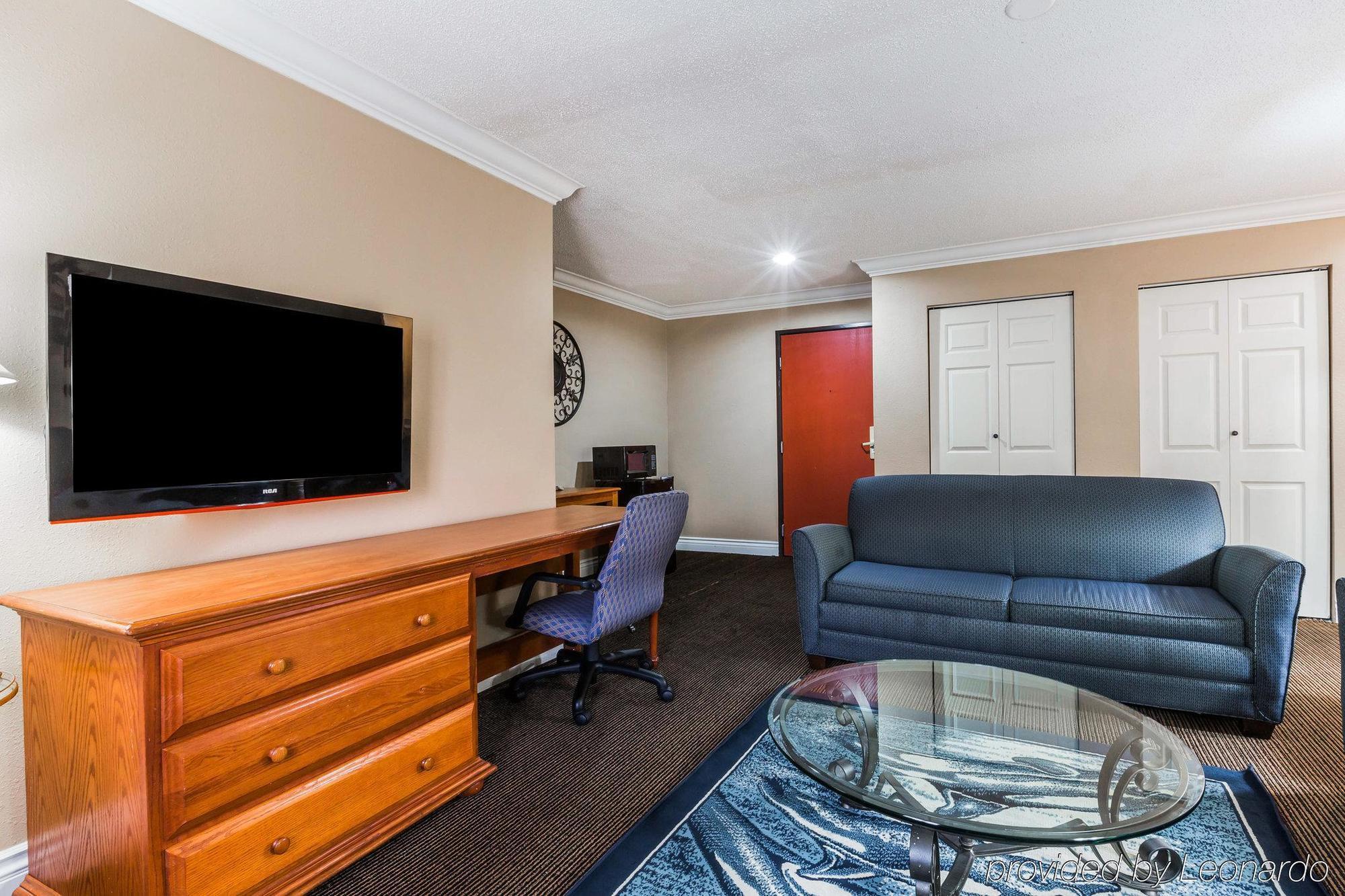 College Park Quality Inn & Suites Atlanta Airport South מראה חיצוני תמונה